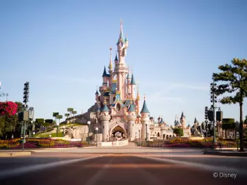 La magie de Noël à Disneyland - Les plus grands secrets enfin révélés (C8) (2021)